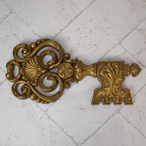 Vintage Syroco Ornate Gold Skeleton Key Wall Plaque Hollywood Regency Decor